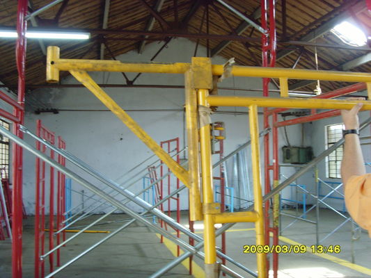 China Los marcos resistentes del andamio con el lado revestido del polvo acorchetan 1524x1524xΦ42x2.3m m fábrica